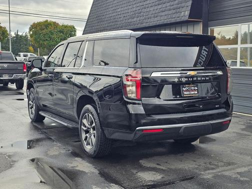 Black 2024 Chevrolet Suburban LT