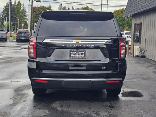 Black 2024 Chevrolet Suburban LT