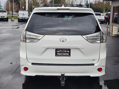 2020 Toyota Sienna SE Premium