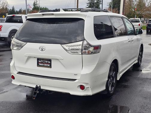 2020 Toyota Sienna SE Premium