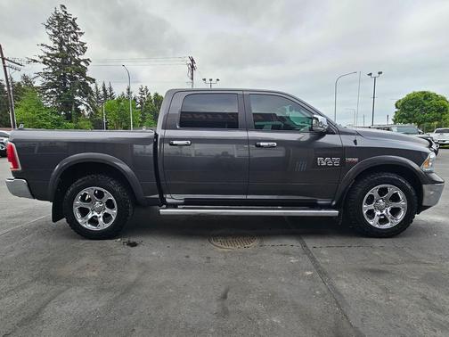 Granite Crystal Metallic Clear Coat 2017 RAM 1500 Laramie