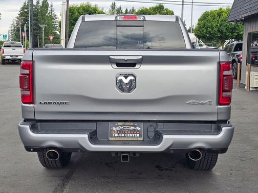 Granite Crystal Metallic Clear Coat 2022 RAM 1500 Laramie