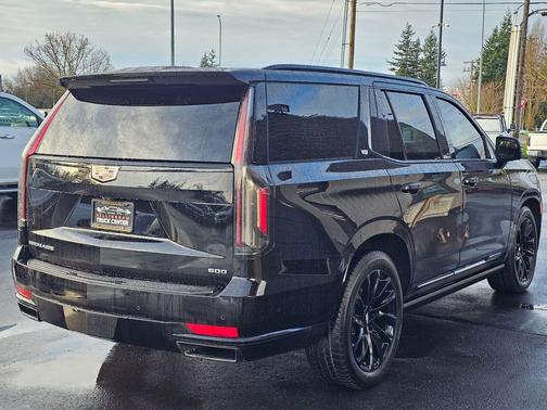 2023 Cadillac Escalade Sport