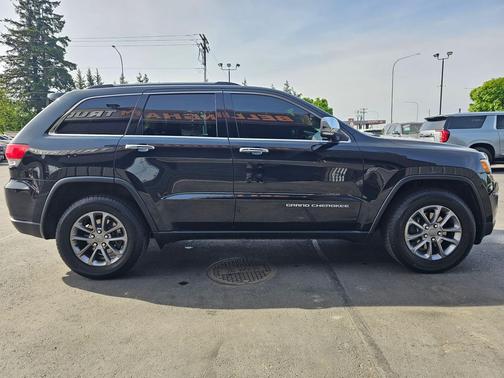 Brilliant Black Crystal Pearlcoat 2014 Jeep Grand Cherokee Limited