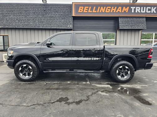 Diamond Black Crystal Pearlcoat 2022 RAM 1500 Rebel