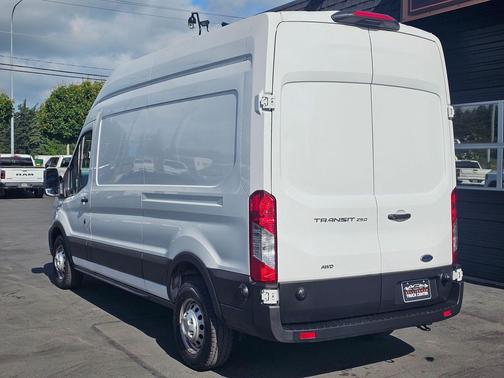 Oxford White 2025 Ford Transit-250 Base