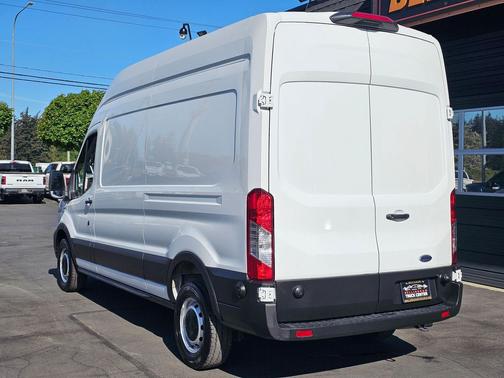 Oxford White 2025 Ford Transit-250 Base