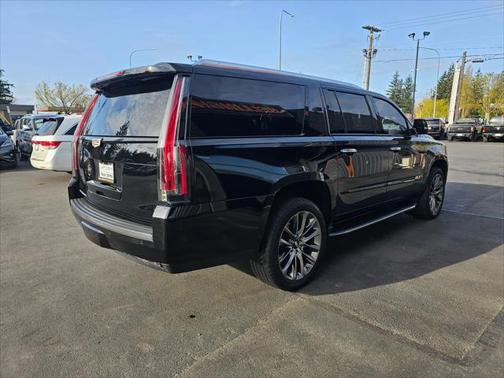 2020 Cadillac Escalade ESV Luxury