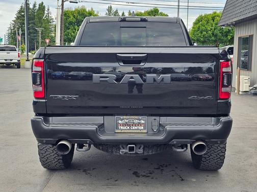 Diamond Black Crystal Pearlcoat 2022 RAM 1500 TRX