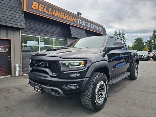 Diamond Black Crystal Pearlcoat 2022 RAM 1500 TRX