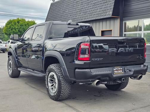 Diamond Black Crystal Pearlcoat 2022 RAM 1500 TRX