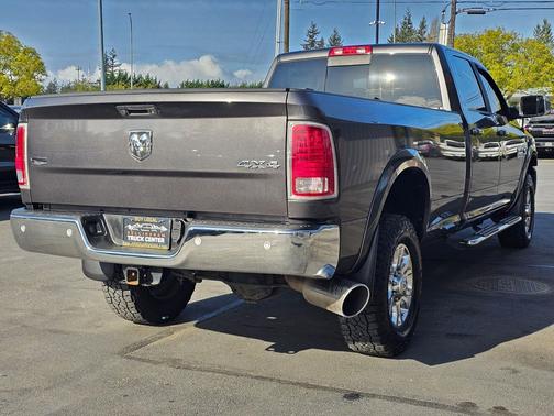 Granite Crystal Metallic Clearcoat 2018 RAM 2500 Laramie Crew Cab 4x4 8' Box