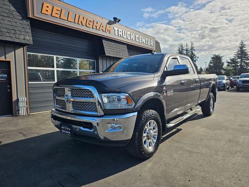 Granite Crystal Metallic Clearcoat 2018 RAM 2500 Laramie Crew Cab 4x4 8' Box