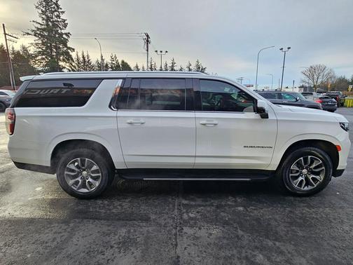2023 Chevrolet Suburban LT