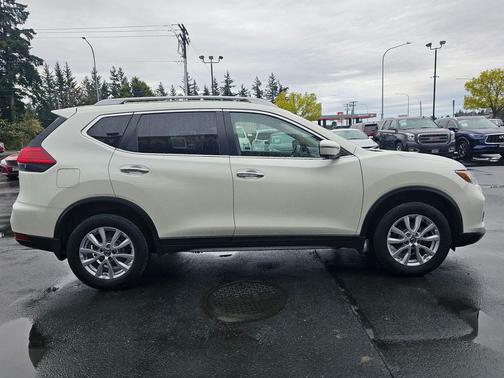 Glacier White 2017 Nissan Rogue SV