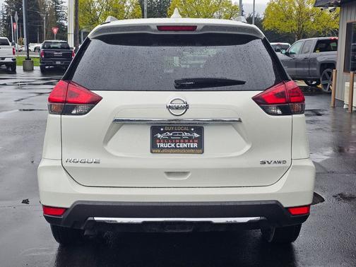 Glacier White 2017 Nissan Rogue SV
