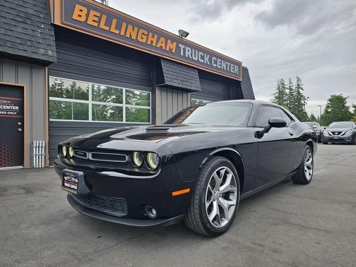 Pitch Black Clearcoat 2015 Dodge Challenger SXT Plus