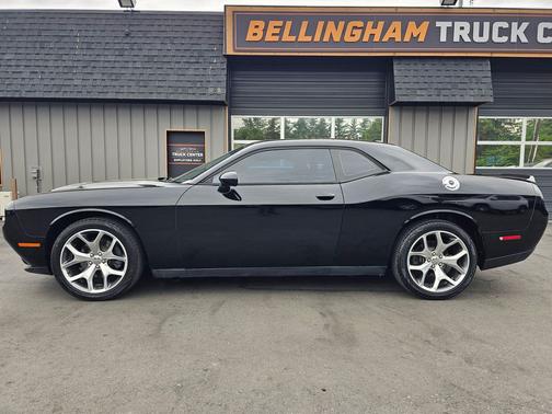 Pitch Black Clearcoat 2015 Dodge Challenger SXT Plus