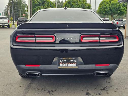 Pitch Black Clearcoat 2015 Dodge Challenger SXT Plus
