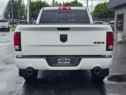 Bright White Clear Coat 2018 RAM 1500 Sport