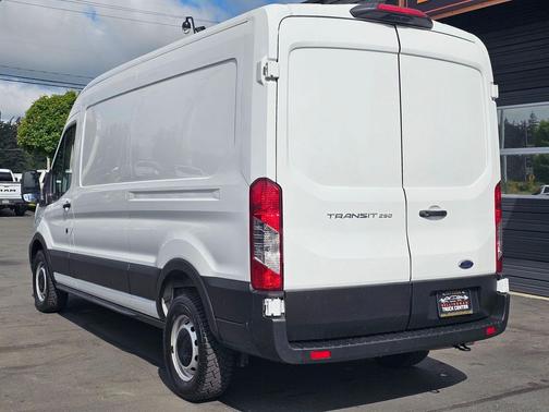 Oxford White 2025 Ford Transit-250 Base