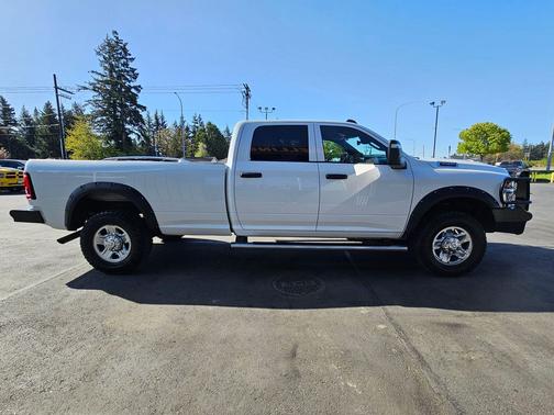 Bright White Clearcoat 2025 RAM 3500 Tradesman Crew Cab 4x4 8' Box