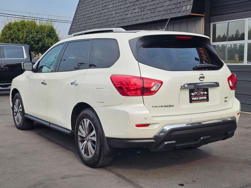 Pearl White 2017 Nissan Pathfinder SL