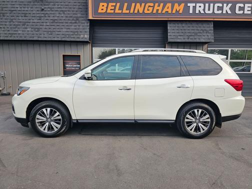 Pearl White 2017 Nissan Pathfinder SL