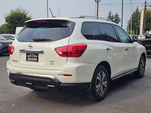 Pearl White 2017 Nissan Pathfinder SL
