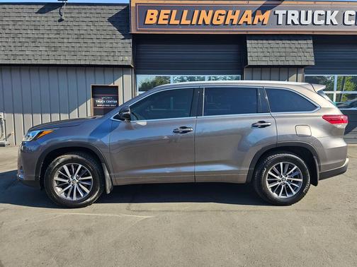 Predawn Gray Mica 2018 Toyota Highlander XLE