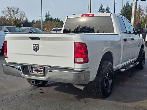 Bright White Clear Coat 2019 RAM 1500 Express