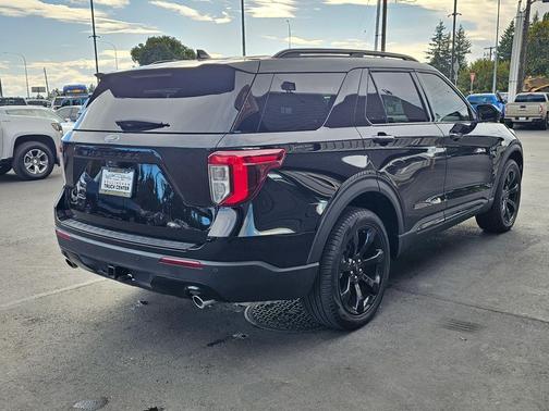 Agate Black 2023 Ford Explorer ST-Line