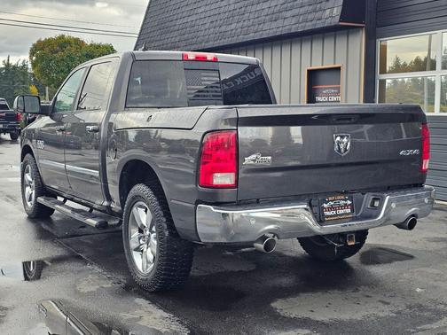 Granite Crystal Metallic Clearcoat 2016 RAM 1500 Big Horn