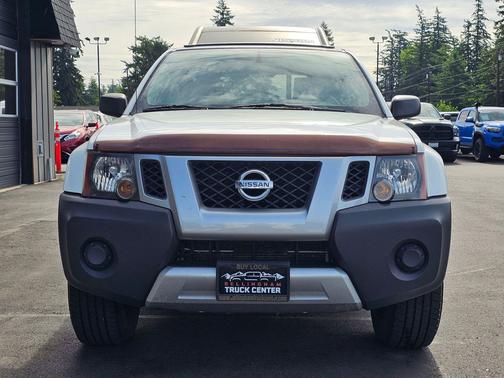 Glacier White 2015 Nissan Xterra X