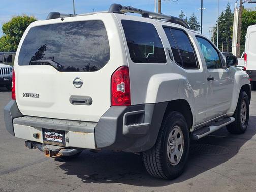 Glacier White 2015 Nissan Xterra X