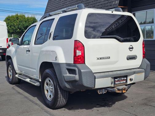 Glacier White 2015 Nissan Xterra X