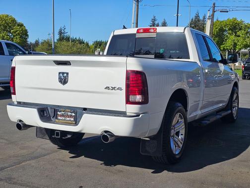 Bright White Clear Coat 2018 RAM 1500 Sport