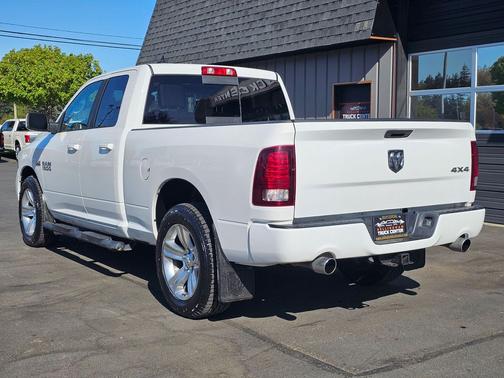 Bright White Clear Coat 2018 RAM 1500 Sport