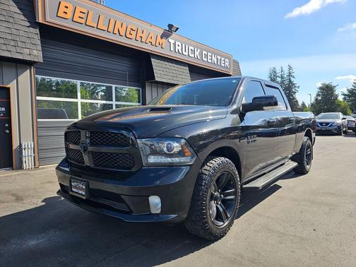 Brilliant Black Crystal Pearl Coat 2018 RAM 1500 Sport