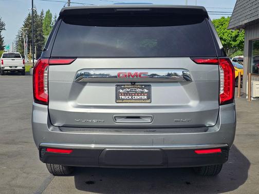 Sterling Metallic 2024 GMC Yukon XL SLT