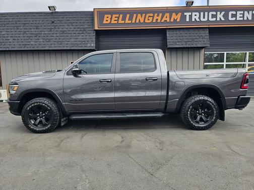 Granite Crystal Metallic Clear Coat/Diamond Black Crystal Pearl 2021 RAM 1500 Rebel