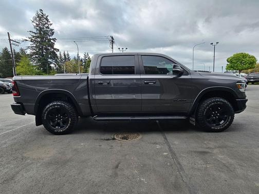 Granite Crystal Metallic Clear Coat/Diamond Black Crystal Pearl 2021 RAM 1500 Rebel