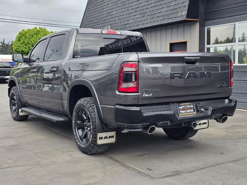 Granite Crystal Metallic Clear Coat/Diamond Black Crystal Pearl 2021 RAM 1500 Rebel