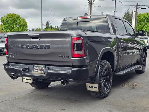Granite Crystal Metallic Clear Coat/Diamond Black Crystal Pearl 2021 RAM 1500 Rebel