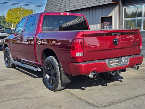 Delmonico Red Pearl Coat 2019 RAM 1500 Express