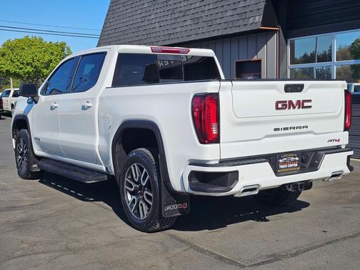 Summit White 2023 GMC Sierra 1500 AT4
