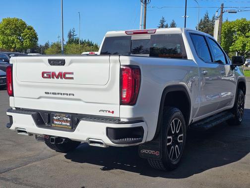 Summit White 2023 GMC Sierra 1500 AT4