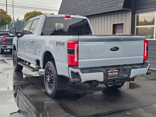 Glacier Gray Metallic Tri-Coat 2025 Ford F-350 Lariat