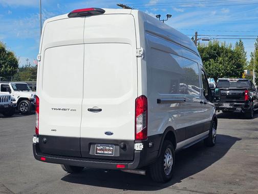 Oxford White 2025 Ford Transit-250 Base