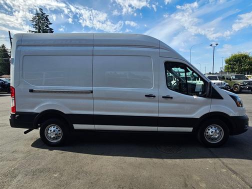 Oxford White 2025 Ford Transit-250 Base